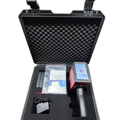 Compatto Retro-Reflective Meter con alimentazione a corrente continua 6V -4° angolo di incidenza e 0,2° angolo di osservazione