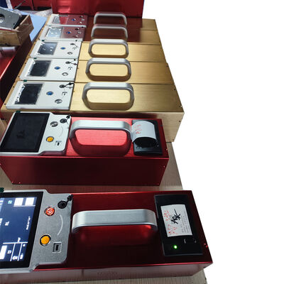 Intervallo di misurazione QD da 0 a 400 Mcd per metro quadrato lux Retroreflettore-metro con errore di misura di ripetibilità inferiore o uguale al 3% e durata di lavoro superiore a 72 ore