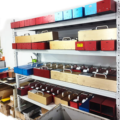 16G spazio di archiviazione dati retroreflettore-metro che offre errore di misurazione di ripetibilità inferiore al 3% e volume complessivo 700mm X 135mm X 115mm Progettato per applicazioni di prova